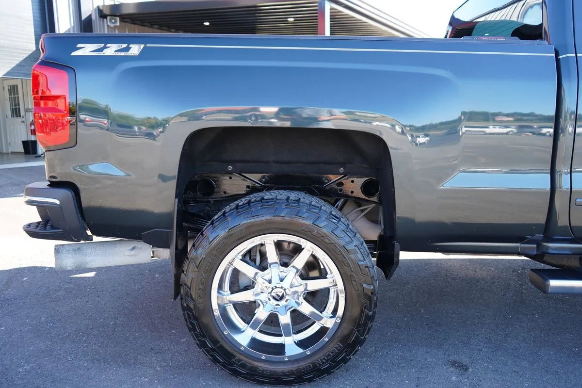 Chevrolet Silverado photo 12