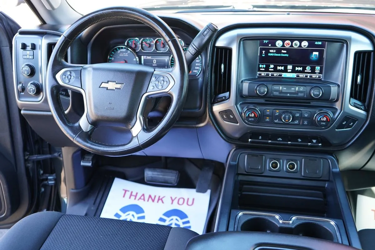 Chevrolet Silverado photo 20