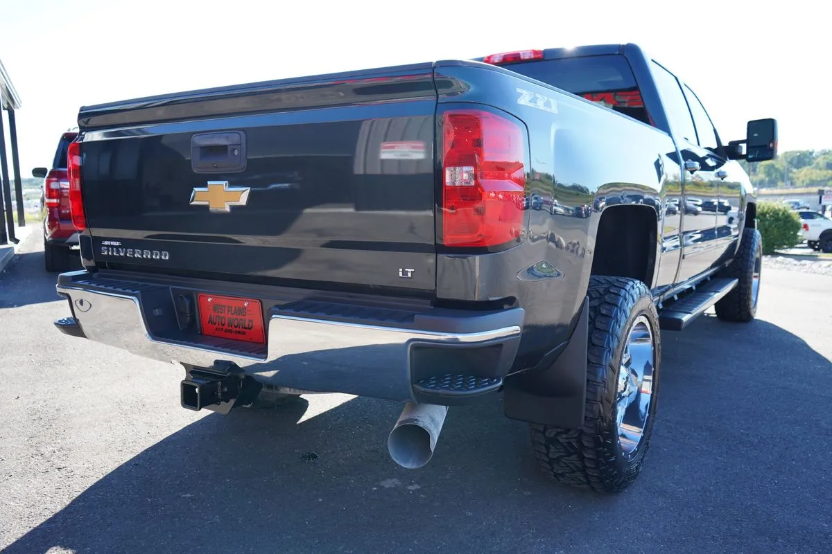 Chevrolet Silverado photo 11