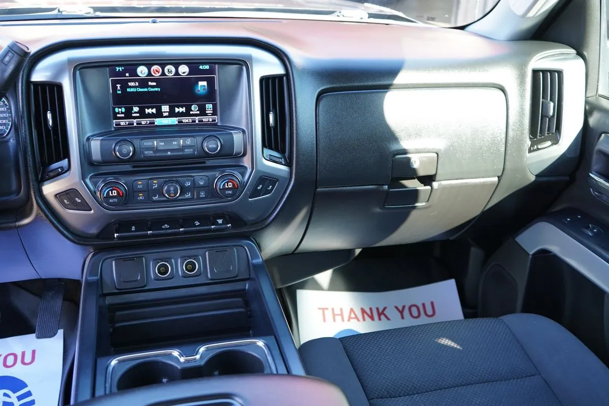 Chevrolet Silverado photo 21