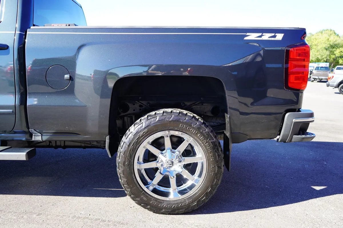 Chevrolet Silverado photo 8