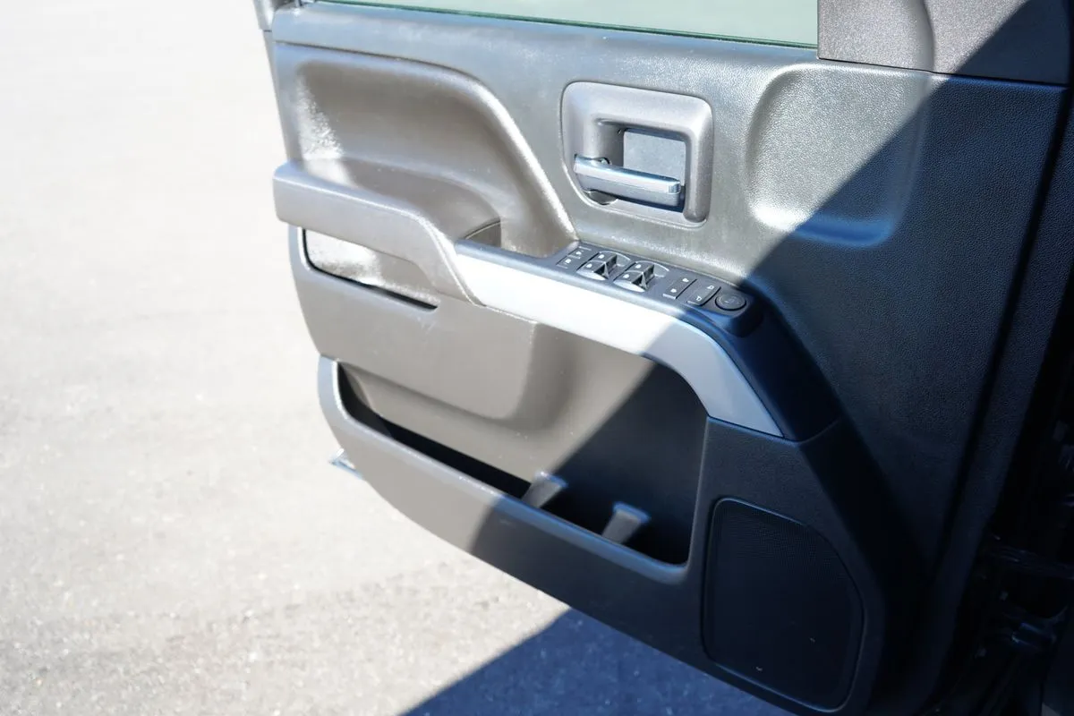 Chevrolet Silverado photo 36