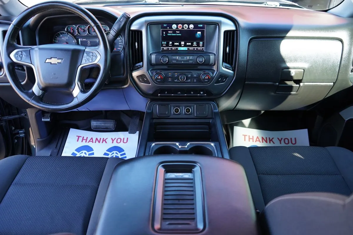 Chevrolet Silverado photo 19