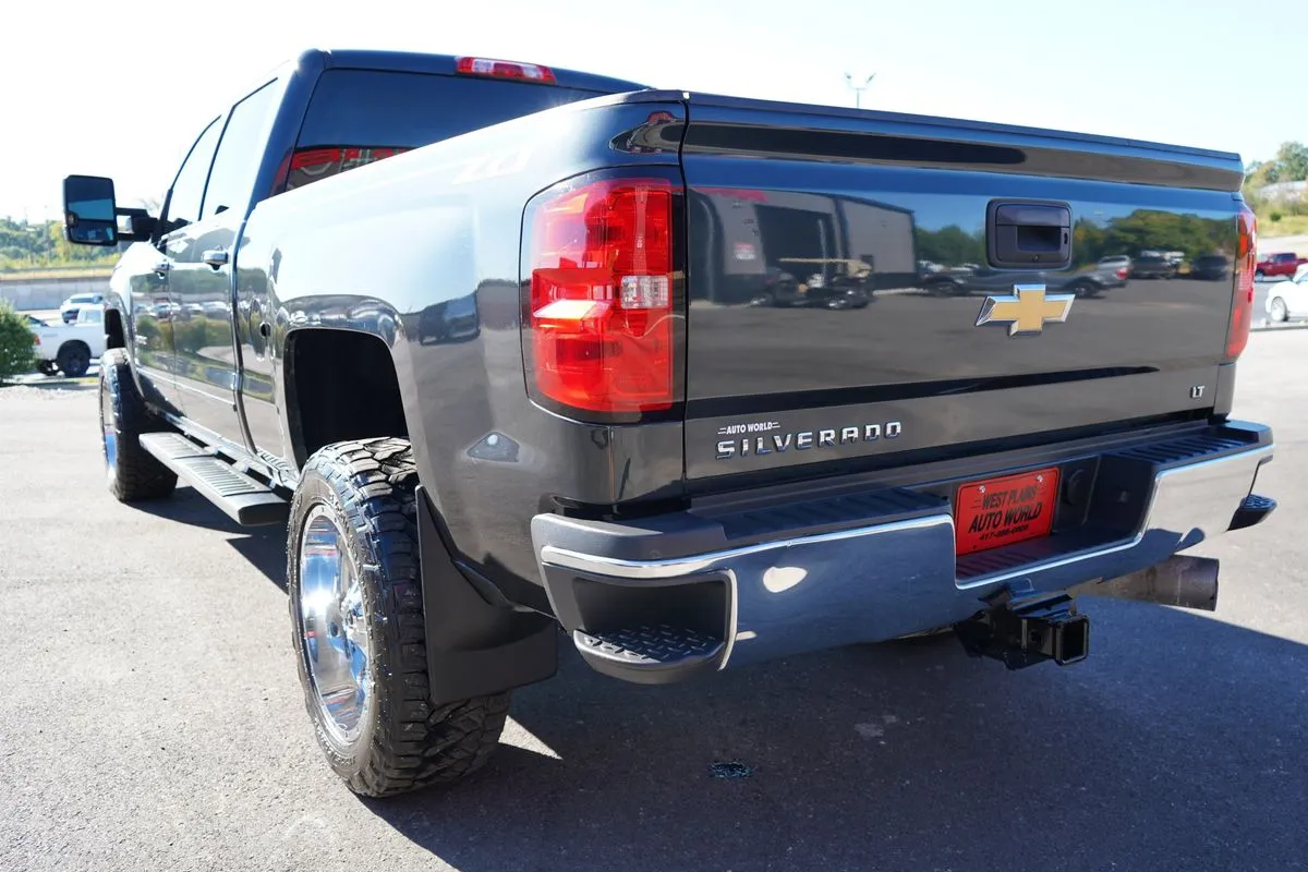 Chevrolet Silverado photo 9