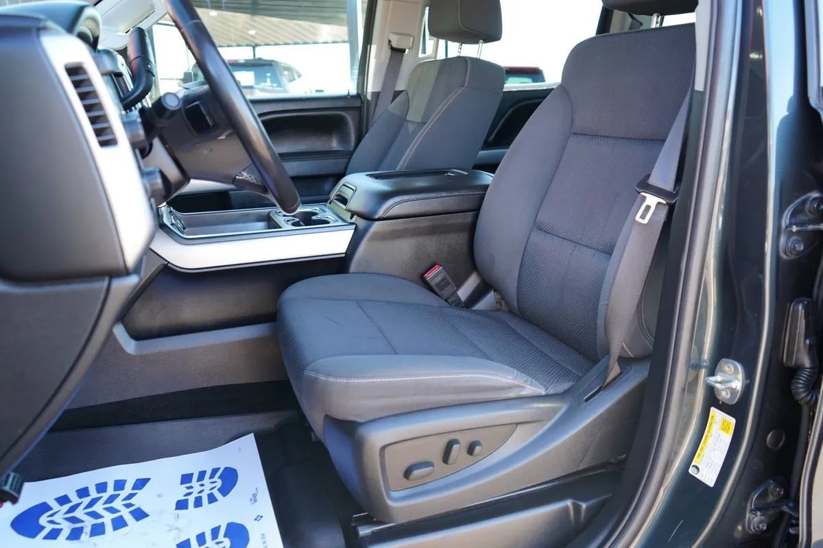Chevrolet Silverado photo 26
