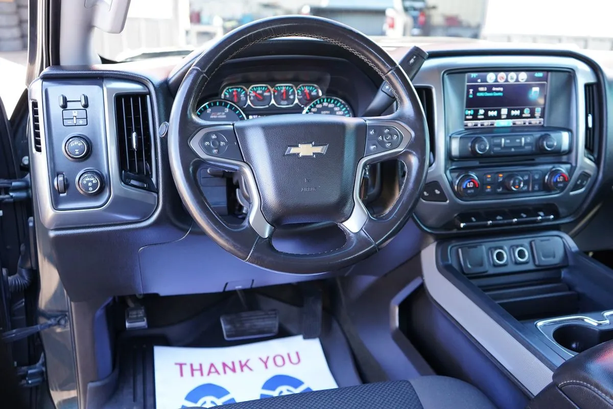Chevrolet Silverado photo 18