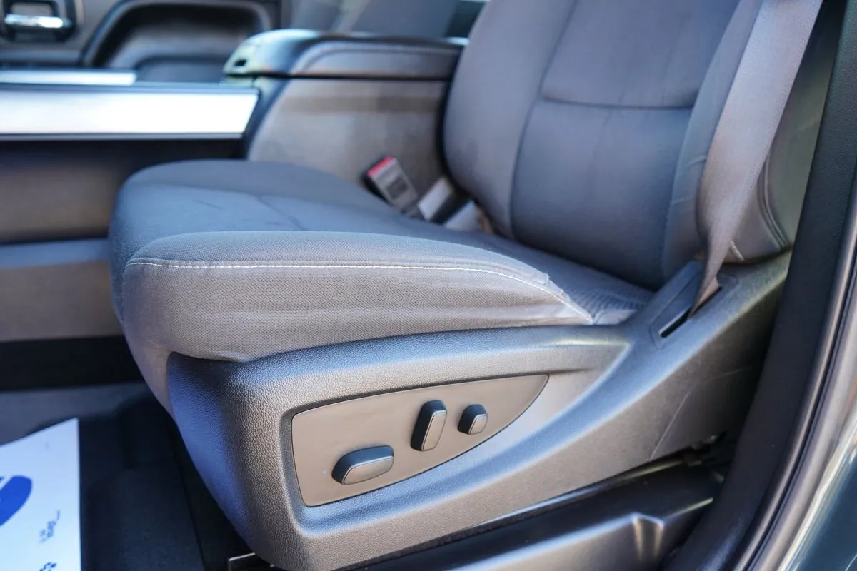 Chevrolet Silverado photo 27