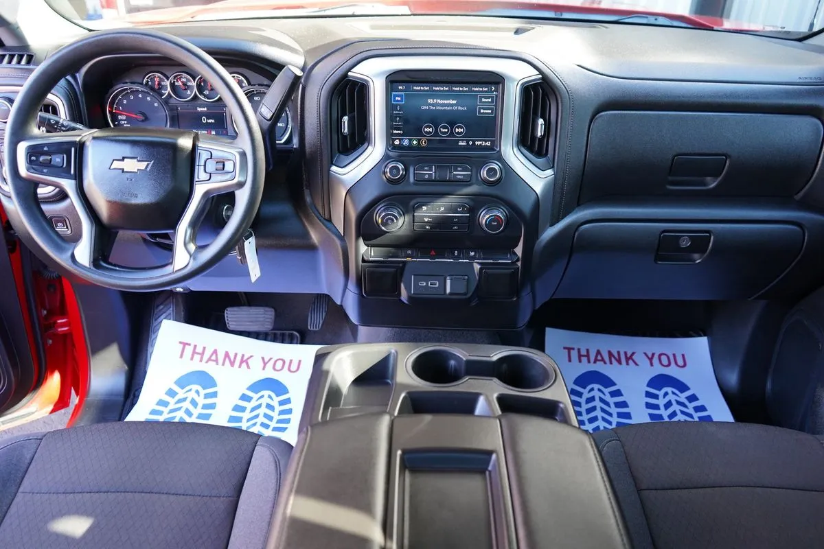 Chevrolet Silverado photo 19