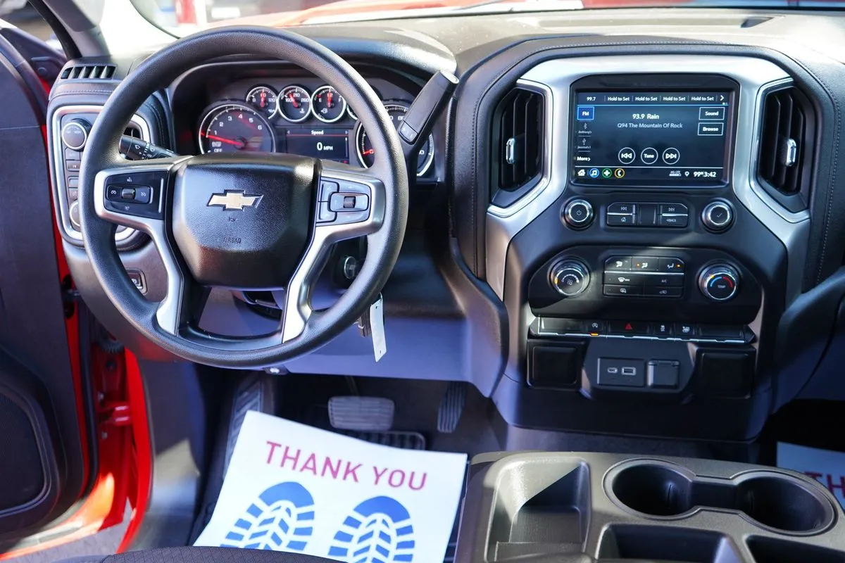 Chevrolet Silverado photo 20