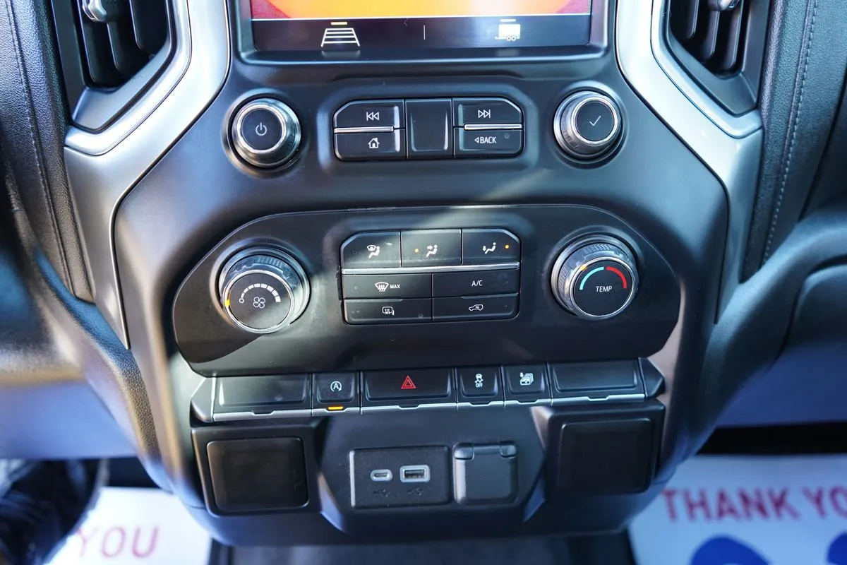 Chevrolet Silverado photo 34