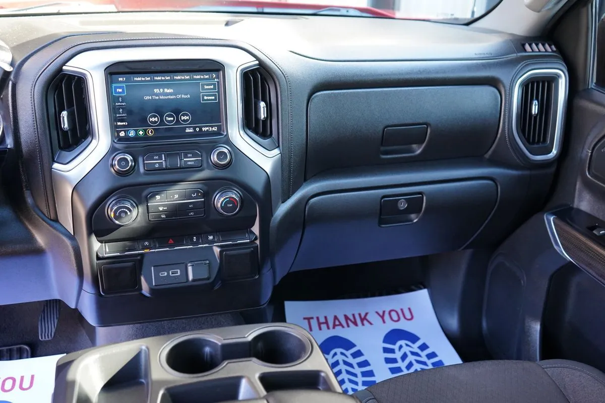 Chevrolet Silverado photo 21