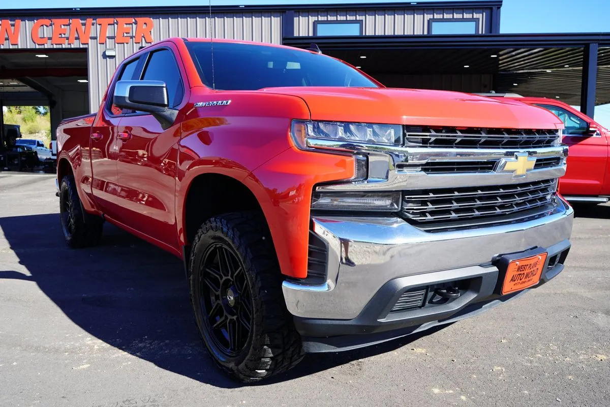 Chevrolet Silverado photo 15