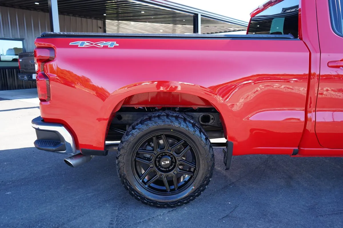 Chevrolet Silverado photo 13