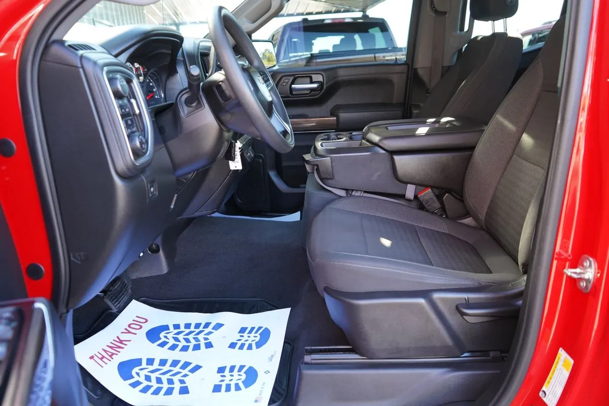 Chevrolet Silverado photo 23