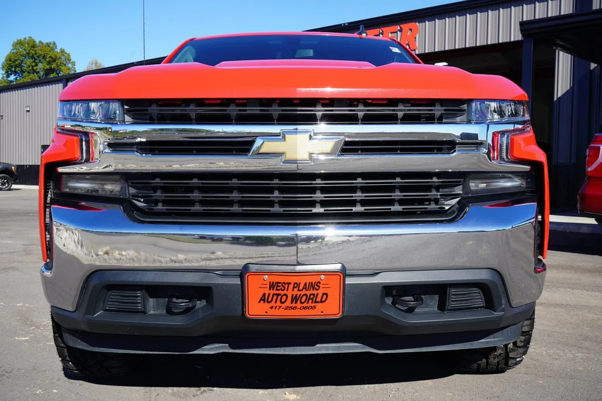 Chevrolet Silverado photo 16