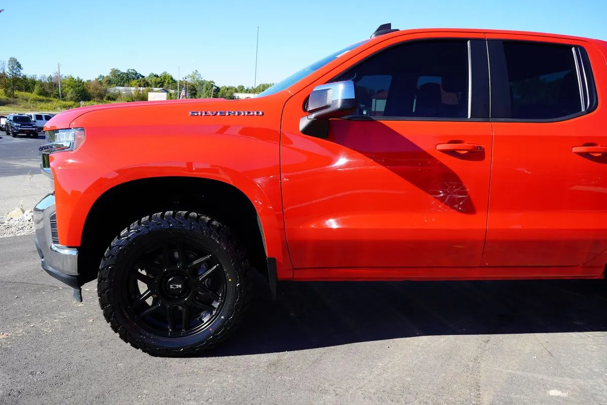 Chevrolet Silverado photo 6