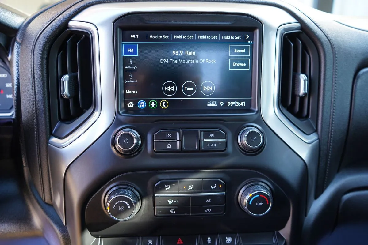 Chevrolet Silverado photo 31