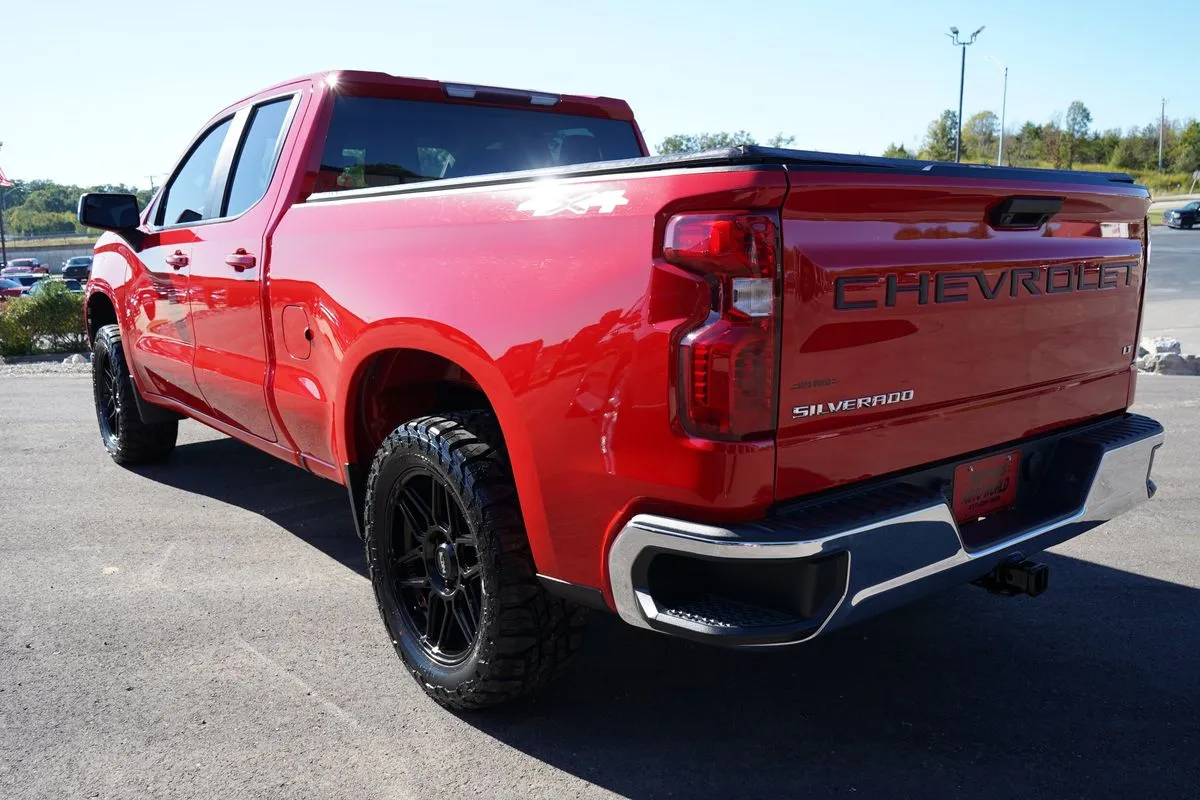 Chevrolet Silverado photo 9