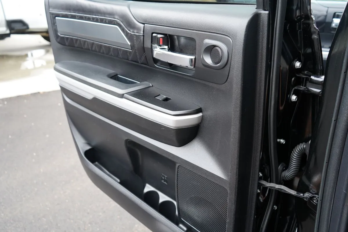 Toyota Tundra photo 36