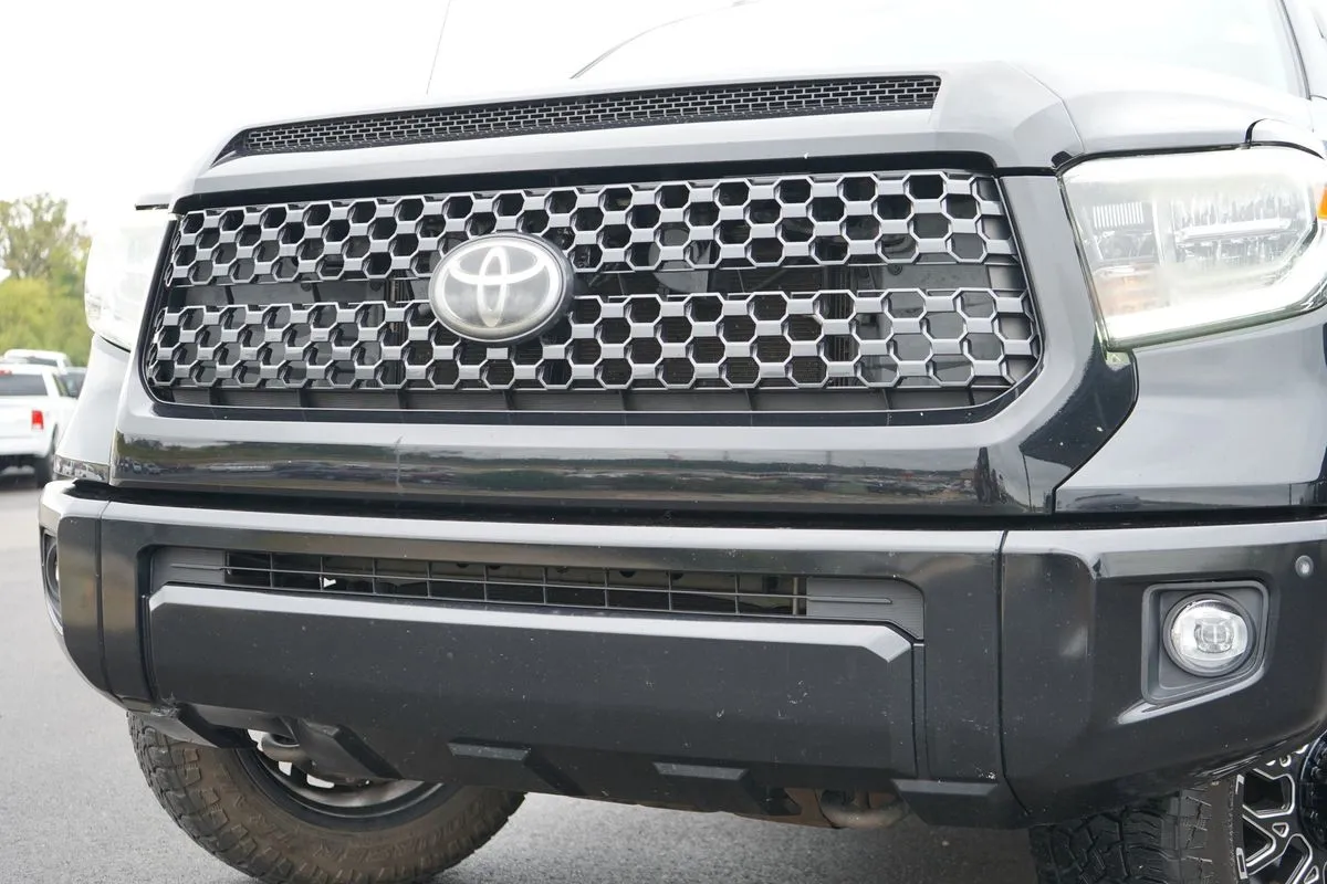 Toyota Tundra photo 3