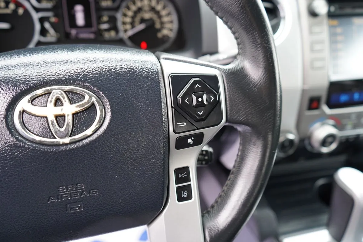 Toyota Tundra photo 33