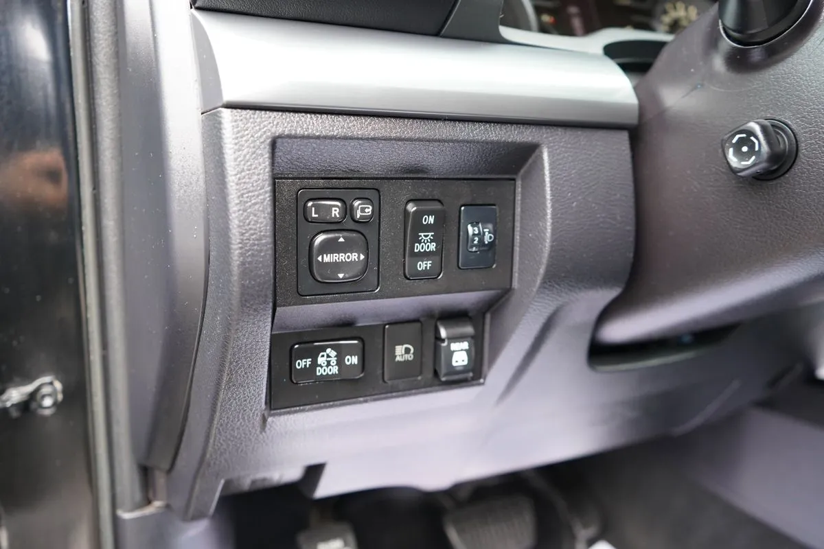 Toyota Tundra photo 30