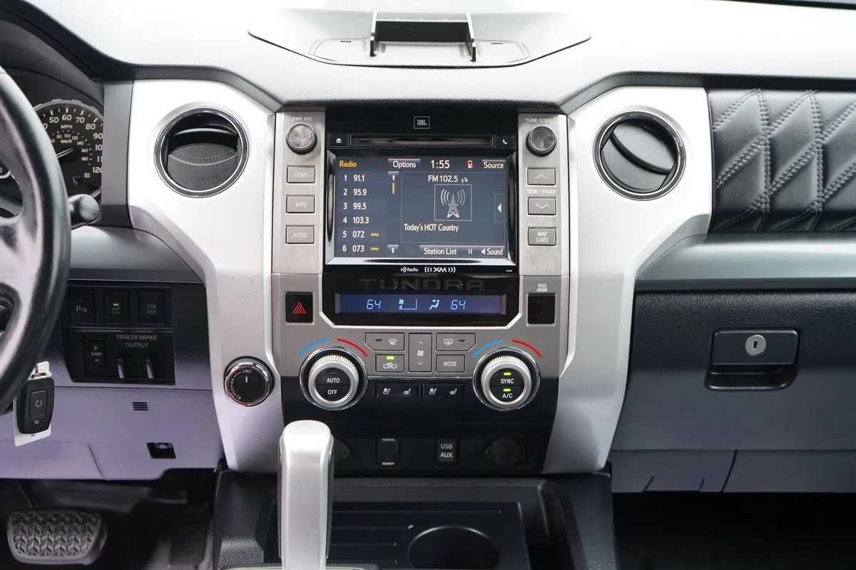 Toyota Tundra photo 21
