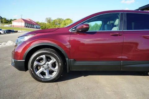 More photos of 2017 Honda CR-V at West Plains Auto World, MO