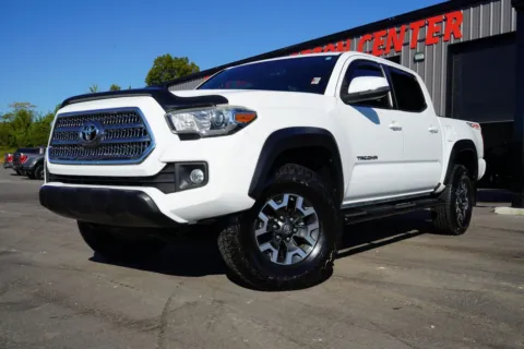 White 2017 Toyota Tacoma TRD Off Road for sale in West Plains, MO