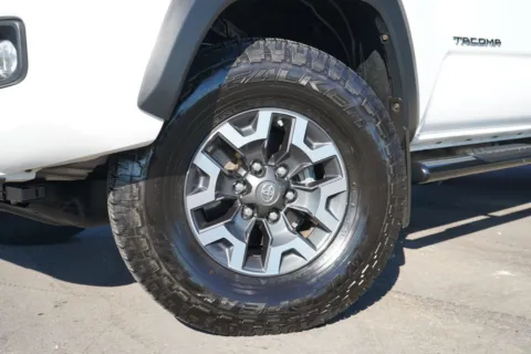 More photos of 2017 Toyota Tacoma TRD Off Road at West Plains Auto World, MO