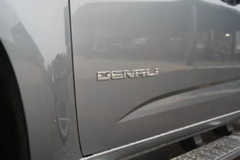 More photos of 2020 GMC Canyon 4WD Crew Cab Short Box Denali at West Plains Auto World, MO