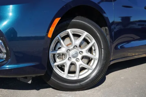 More photos of 2024 Chrysler Pacifica Touring L at West Plains Auto World, MO