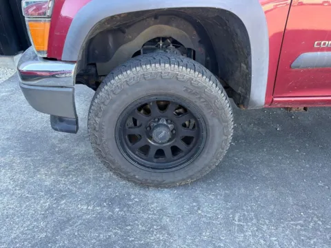 Photos of 2004 Chevrolet Colorado LS for sale in West Plains, MO at West Plains Auto World