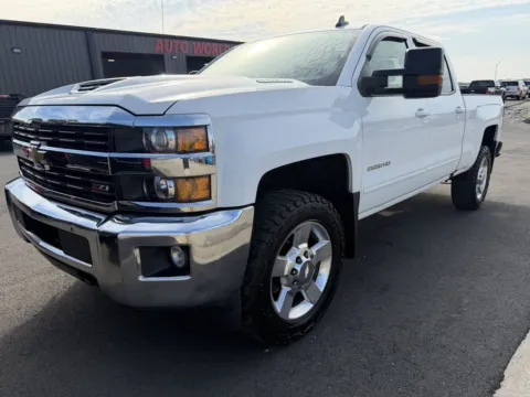 White 2017 Chevrolet Silverado 2500 HD LT for sale in West Plains, MO