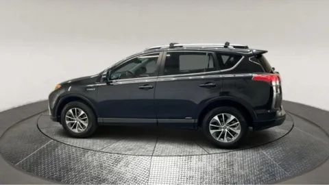 More photos of 2018 Toyota RAV4 Hybrid XLE at Autos Direct Manassas, VA