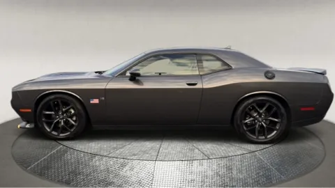 More photos of 2022 Dodge Challenger R/T at Autos Direct Manassas, VA
