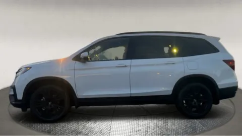 More photos of 2022 Honda Pilot Black Edition at Autos Direct Manassas, VA