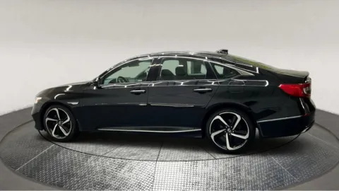 More photos of 2018 Honda Accord Touring at Autos Direct Manassas, VA