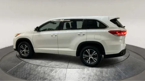 More photos of 2017 Toyota Highlander LE at Autos Direct Manassas, VA