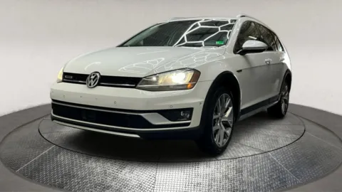 Another view of 2017 Volkswagen Golf Alltrack TSI SEL for sale in Manassas, VA at Autos Direct Manassas