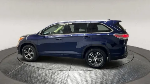 More photos of 2016 Toyota Highlander XLE V6 at Autos Direct Manassas, VA