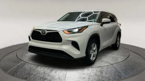 Another view of 2022 Toyota Highlander L for sale in Manassas, VA at Autos Direct Manassas