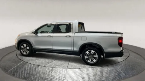 More photos of 2019 Honda Ridgeline RTL-T at Autos Direct Manassas, VA