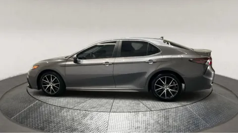 More photos of 2021 Toyota Camry at Autos Direct Manassas, VA
