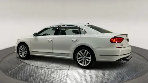 More photos of 2017 Volkswagen Passat SEL Premium at Autos Direct Manassas, VA