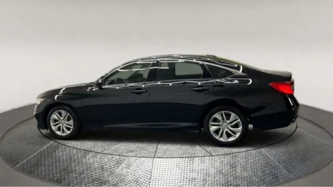 More photos of 2018 Honda Accord LX at Autos Direct Manassas, VA