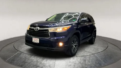 More photos of 2016 Toyota Highlander XLE V6 at Autos Direct Manassas, VA