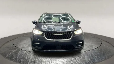 Another view of 2021 Chrysler Pacifica Touring L for sale in Manassas, VA at Autos Direct Manassas