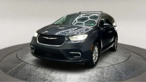 More photos of 2021 Chrysler Pacifica Touring L at Autos Direct Manassas, VA