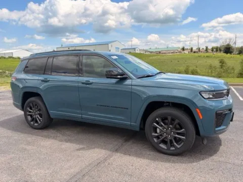 Another view of 2026 Jeep Grand Cherokee L Limited for sale in Maryville, MO at Tri-State Chrysler Dodge Jeep RAM